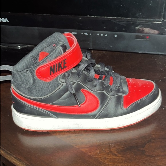 Size 5.5 red and black Nike dunks - Picture 1 of 4